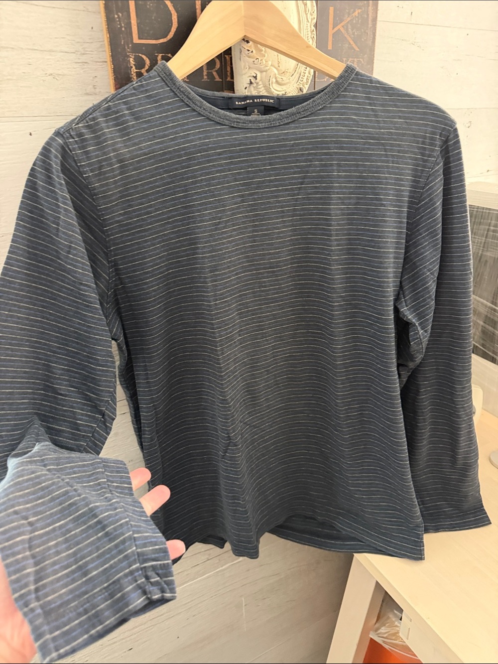 Banana Republic Vintage Holiday 2003 Men's Long-Sleeve Striped Navy Crewneck